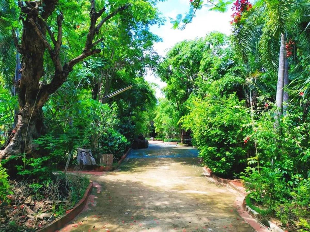 Denchai City Resort เด่นชัยซิตี้ รีสอร์ท Phrae Extérieur photo