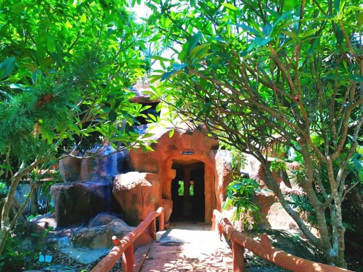 Denchai City Resort เด่นชัยซิตี้ รีสอร์ท Phrae Extérieur photo