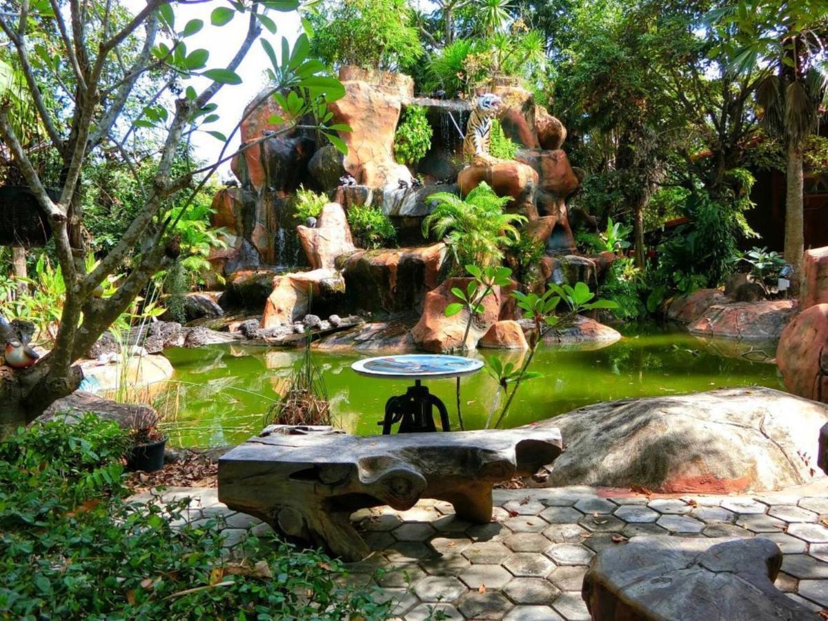 Denchai City Resort เด่นชัยซิตี้ รีสอร์ท Phrae Extérieur photo