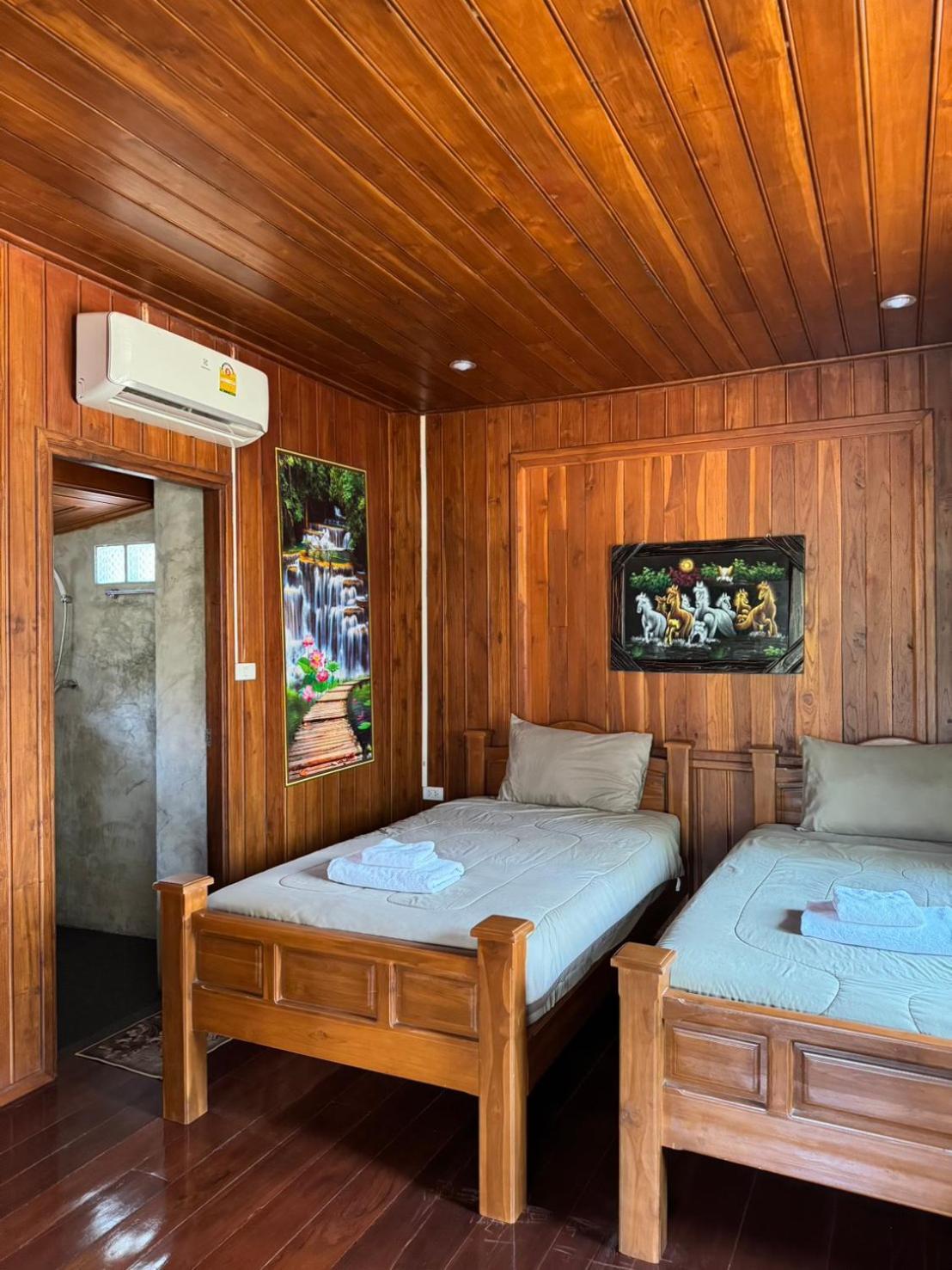 Denchai City Resort เด่นชัยซิตี้ รีสอร์ท Phrae Extérieur photo