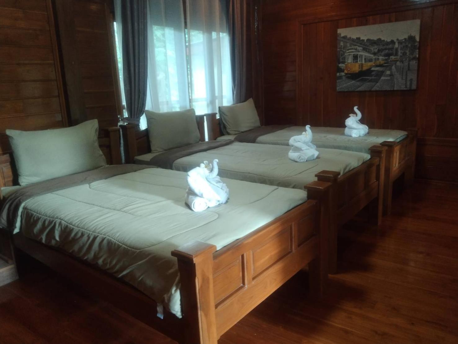 Denchai City Resort เด่นชัยซิตี้ รีสอร์ท Phrae Extérieur photo