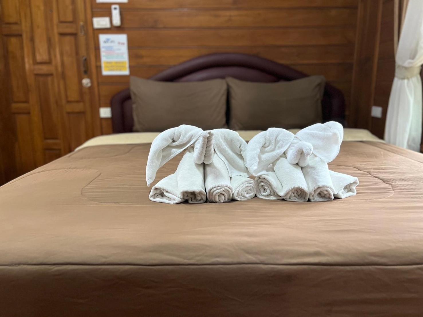 Denchai City Resort เด่นชัยซิตี้ รีสอร์ท Phrae Extérieur photo