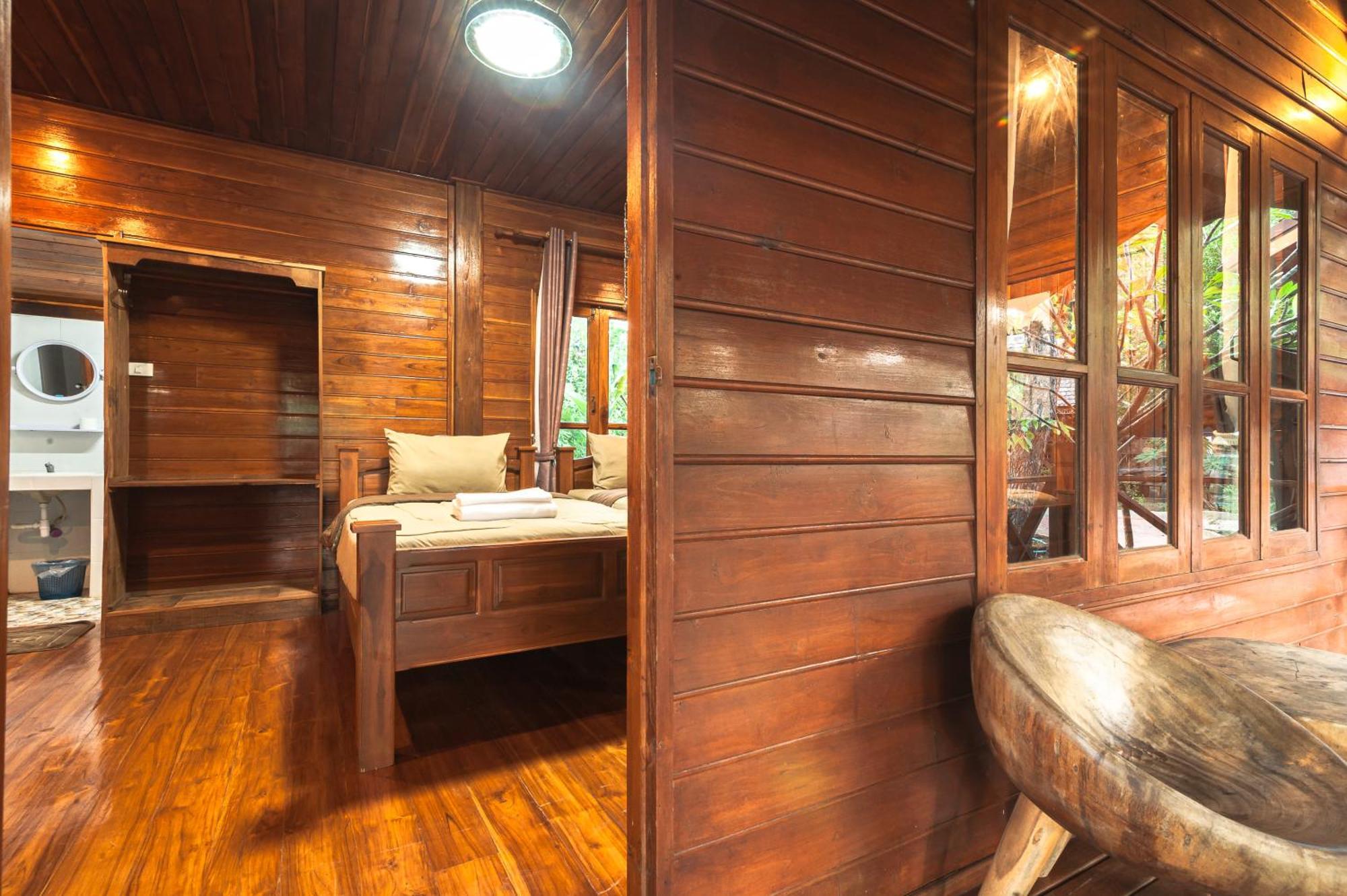 Denchai City Resort เด่นชัยซิตี้ รีสอร์ท Phrae Extérieur photo