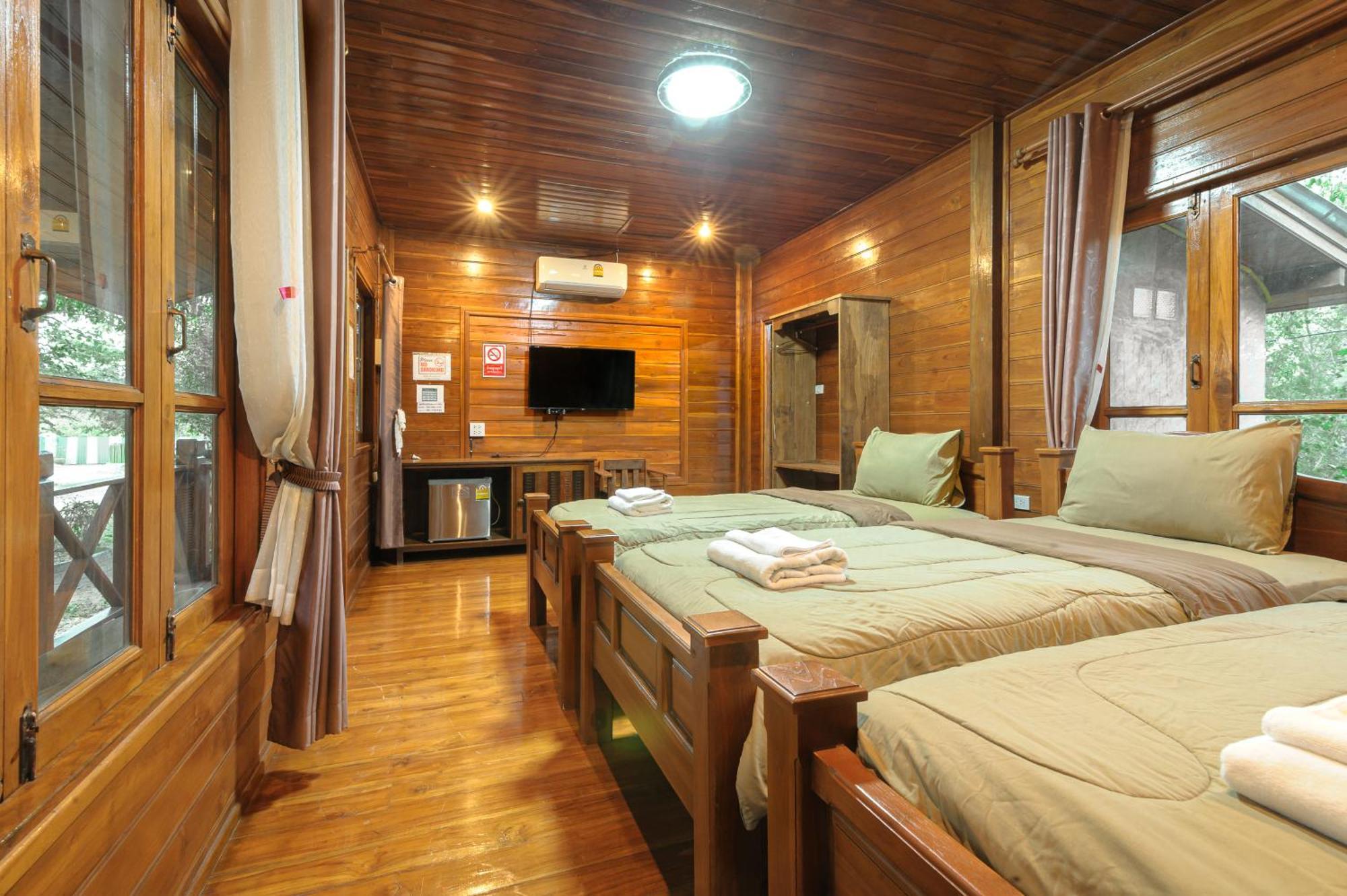 Denchai City Resort เด่นชัยซิตี้ รีสอร์ท Phrae Extérieur photo