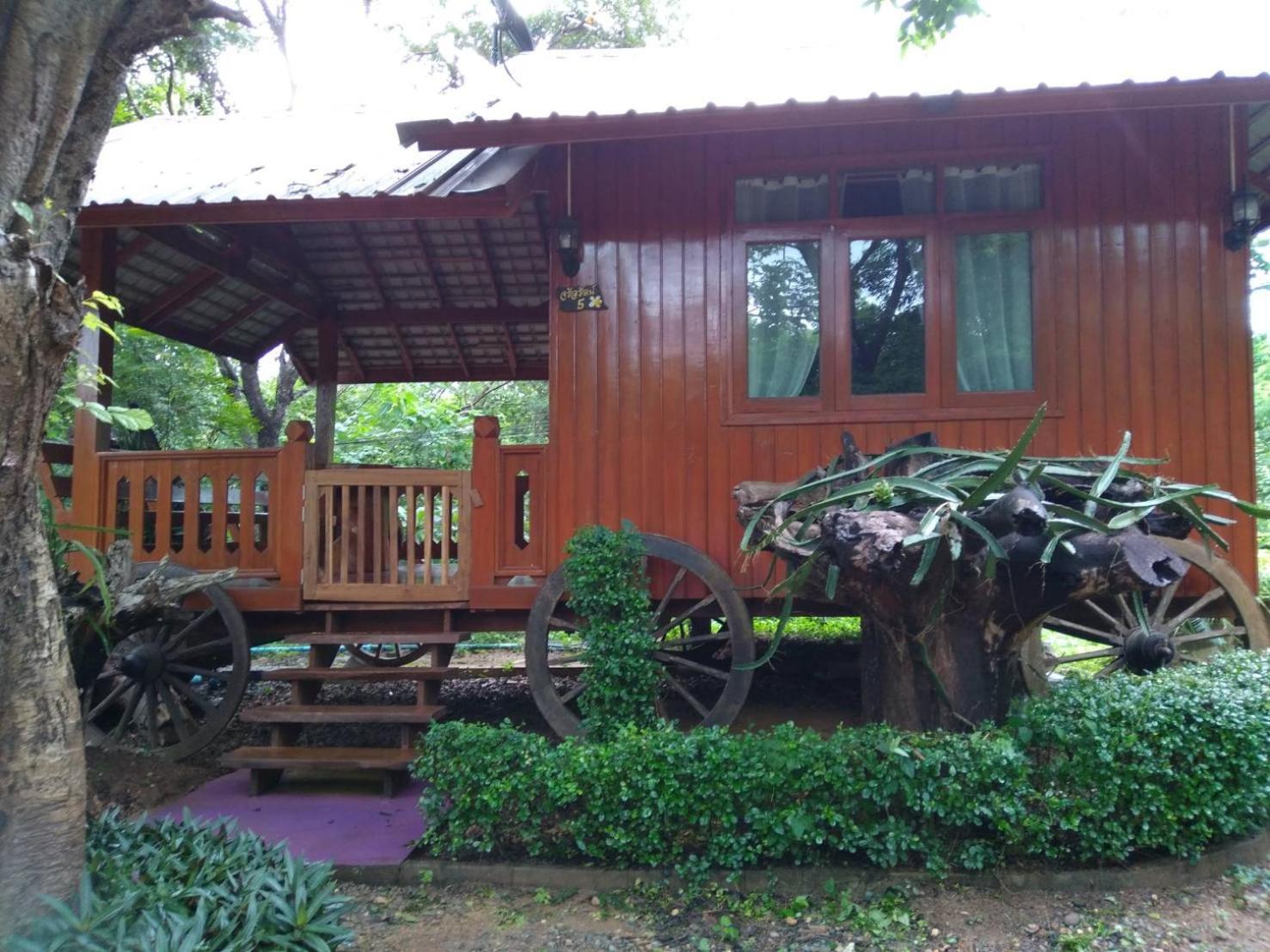 Denchai City Resort เด่นชัยซิตี้ รีสอร์ท Phrae Extérieur photo