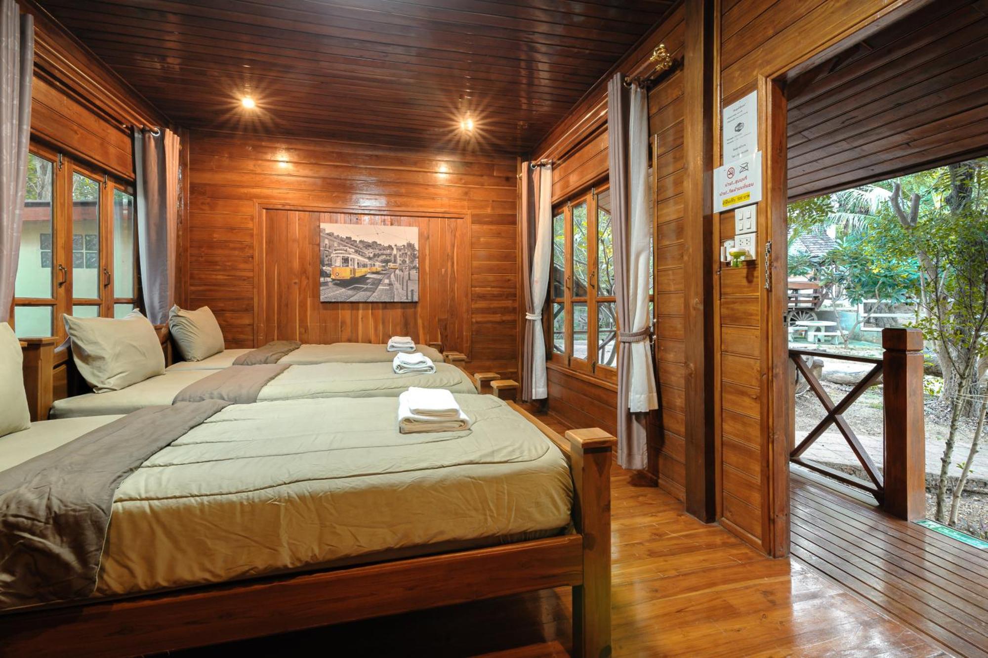 Denchai City Resort เด่นชัยซิตี้ รีสอร์ท Phrae Extérieur photo