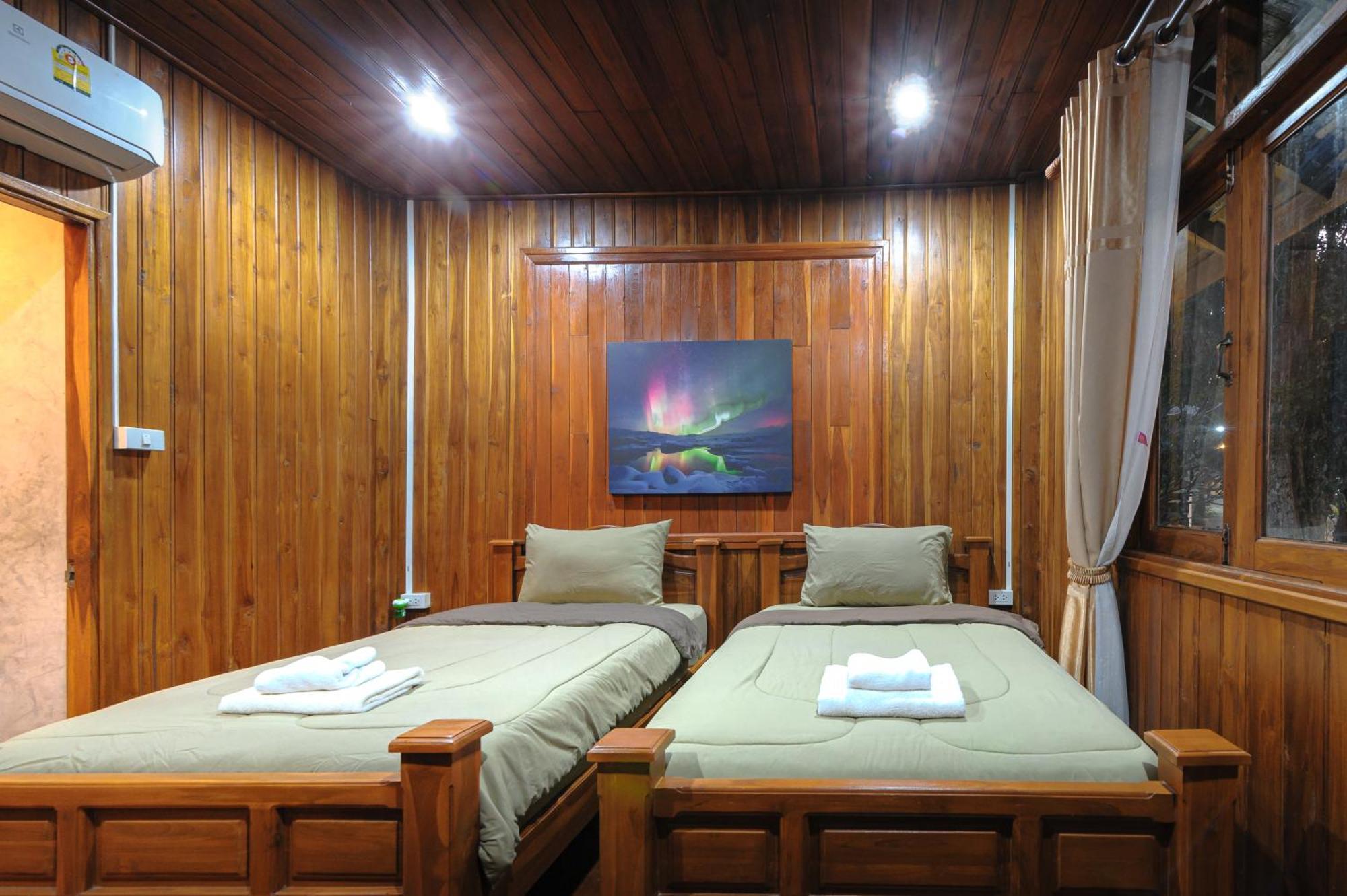 Denchai City Resort เด่นชัยซิตี้ รีสอร์ท Phrae Extérieur photo
